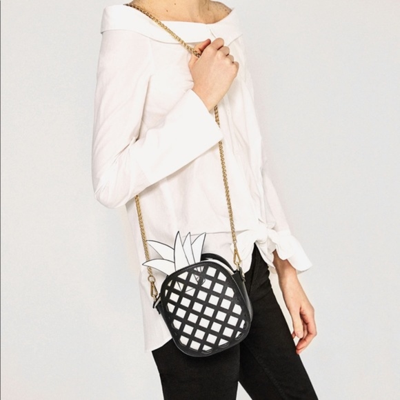 Pineapple Crossbody Bag - Picture 2 of 3